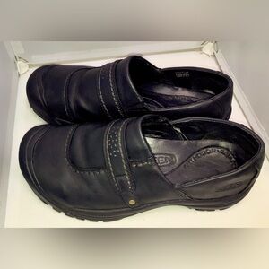 Keen Black Loafers Slip-Ons with Comfort Design Wonens size 11